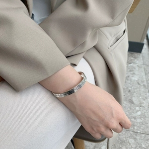 Pulsera <span class=keywords><strong>de</strong></span> plata S925 para mujer, pulsera <span class=keywords><strong>de</strong></span> números romanos en inglés Retro, joyería <span class=keywords><strong>de</strong></span> mano <span class=keywords><strong>de</strong></span> plata tailandesa - Product Image 2