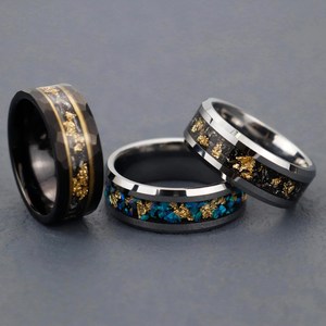 Gostar Jewelry Bague en carbure de tungstène martelé-Bague de luxe noire avec météorite et feuille d'or - Product Image 1