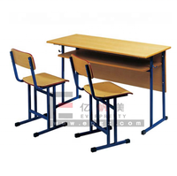 Meubles de classe scolaire de dernière génération en gros, ensembles de bureaux et de chaises scolaires en bois pour deux élèves