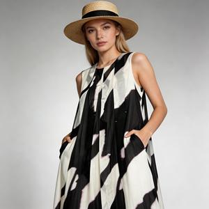 Robe longue plissée pour femme, imprimé abstrait noir et blanc, coupe ample, idéale pour les vacances à la plage - Product Image 2