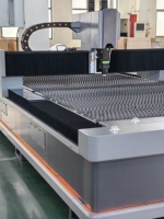 Machine de découpe laser à fibre 1000W 2000W 3000W, découpeuse laser CNC pour acier inoxydable, acier au carbone, aluminium, certifiée CE