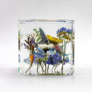 Factory <strong>Customized</strong> Artistic <strong>Resin</strong> Epoxy Crystal <strong>Clear</strong> Real Dandelion <strong>Paperweight</strong> Cubic Figurine Flower <strong>Paperweight</strong> - Product Image 6