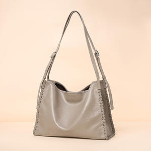 Private Label Women's Designer <b>Genuine</b> <b>Leather</b> Shoulder <b>Bag</b> Vintage Style Large Crossbody <b>Bag</b> for Daily Use - Product Image 2