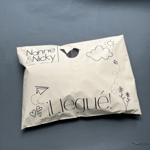 Luxury Matte Pink Poly Mailer Custom Gold Print Shipping Envelopes Tear Proof Poly Mailing Bags For Online Fashion Shop - Product Image 3