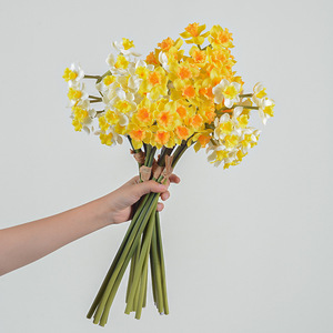 Fleurs artificielles en PVC jaunes et blanches, bouquet fait main, décoration moderne pour la maison, le salon, la table à manger - Product Image 1