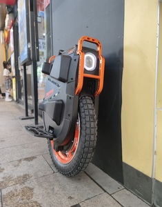 2025 <span class=keywords><strong>INMOTION</strong></span> <span class=keywords><strong>V13</strong></span> Challenger 4500W 126V 3024Wh Monociclo eléctrico autoequilibrado de una rueda Aleación de aluminio Velocidad máxima 90 km/h para - Product Image 4