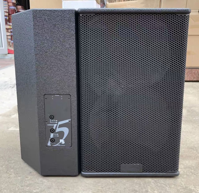 Roland Crown OEM Professional PS15 15" Full Range 600W 8 Ohm Passive Speaker Stereo Pairing 60Hz-20kHz Frequency Response Stage