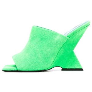 Sandalias de tacón de cuña de ante con diseño único para mujer, con punta cuadrada abierta, zapatos de verano, colores personalizados, sandalias deslizantes - Product Image 2