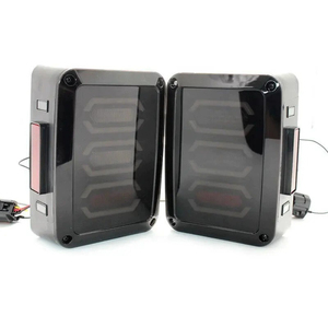 Feux arrière LED LLOYDBERG 12V pour Wrangler <span class=keywords><strong>JK</strong></span> 2007-2017 rouge <span class=keywords><strong>ABS</strong></span> neuf - Product Image 3