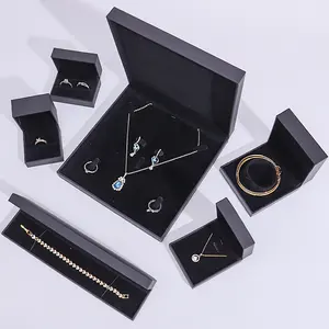 Hanhong Großhandel Halskette Schmuck Geschenkbox bedruckte benutzerdefinierte Pappe-Schmuck-Schachtel schwarzes Papier Armband Ring Schmuck-Schachtel