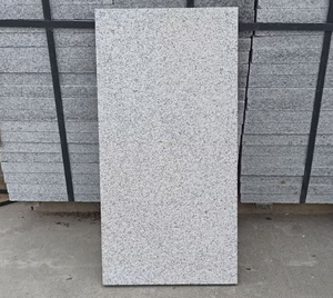Sesamweißer Naturgranit Rutschfest Bush Hammered 600x600mm 30mm Maßgeschnittene Outdoor-Pflastersteine für Moderne Außenböden - Product Image 2