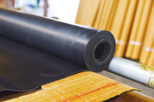 Black 1-2m Width Neoprene Rubber Sheet/roll/mat/plate/flooring With Reach Compliant