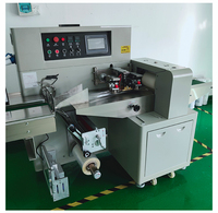 Machine d'emballage multifonctionnelle de légumes frais, de carottes, de concombres et de légumes frais Machine d'emballage d'oreillers horizontale entièrement automatique