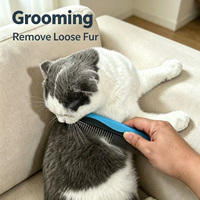 Ensemble de toilettage pour animaux 2-en-1 : Râteau anti-poils et peigne démêlant sous-robe en acier inoxydable à pointes arrondies, poignée ergonomique pour chiens et chats