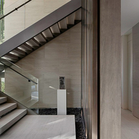 Escalier droit à double poutre sur mesure pour appartement et villa