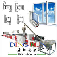 Ligne de production entièrement automatique de fenêtres/portes/clôtures/bandes en plastique, ligne de production de profilés PVC à haut rendement