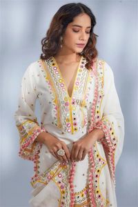 Readymade Sharara Suit au prix de gros de l'Inde Broderie Travail Designer Tenue ethnique pour femmes et filles - Product Image 4