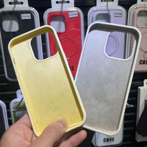 <span class=keywords><strong>Coque</strong></span> de téléphone en silicone avec support magnétique compatible pour <span class=keywords><strong>iPhone</strong></span> 15 Pro Max et <span class=keywords><strong>iPhone</strong></span> 17 - Product Image 3