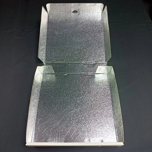 กล่องพิซซ่าแบบพับไ<span class=keywords><strong>ด</strong></span>้ ทำจากวัส<span class=keywords><strong>ด</strong></span>ุรีไซเคิล พร้อมแผ่นฟอยล์อะลูมิเนียมเคลือบด้านและลายนูน สำหรับบรรจุภัณฑ์อาหาร - Product Image 6