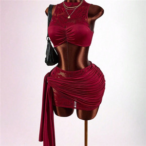 Modisches gerafftes Damen-Kleiderset: Spitzen-Patchwork-Crop-Tops und Bandage-Miniröcke – 2-teiliges Urlaubs-Set - Product Image 1