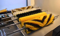 Brosse à rouleaux électrique avec moteur intégré pour le nettoyage automatique des bandes transporteuses, idéale pour la poussière dans les mines de charbon et de ciment, brosse industrielle