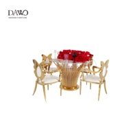 Table de réception de mariage de luxe en forme d'éventail avec base en métal doré et plateau rond en verre