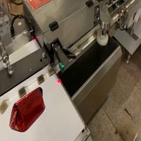 Machine d'emballage triangulaire de feuilles de chocolat en une seule pièce, à scellage thermique, fonctionnement continu, automatique, sur mesure