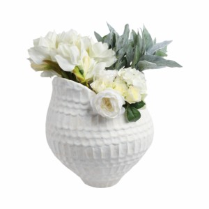 Vaso Moderno in Porcellana con Texture Ondulata, Elemento Scultoreo per l'Arredamento del Soggiorno - Product Image 2