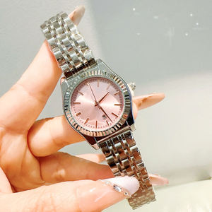 Mode classique, style européen, design minimaliste. Style vintage. Disponible en différentes couleurs. Montre pour femme - Product Image 4