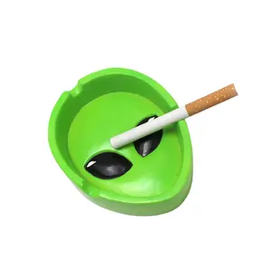 Hot bán dễ thương màu xanh lá cây dễ thương người nước ngoài khuôn mặt mô hình nhựa gạt tàn biểu tượng tùy chỉnh hút thuốc của gạt tàn