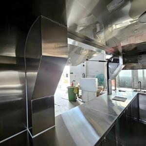Rimorchio Mobile per Colazione e Caffè con Bar Espresso e Vetrina Riscaldata per Pasticceria, Ideale per Attività di Caffetteria e Panetteria - Product Image 5