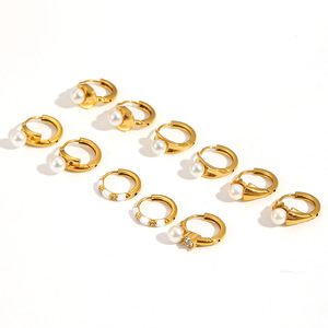 Pendientes Huggie de Oro de 18k y Acero Inoxidable con Incrustaciones de Perlas, Anillo Circular Geométrico, Joyería para Mujer de Uso Diario - Product Image 3