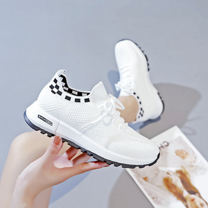 รองเท้าวิ่งผู้หญิงรุ่นใหม่ สปริง 2026 ดีไซน์ทันสมัย ระบายอากาศได้ดี น้ำหนักเบา สวมใส่สบาย - Product Image 2