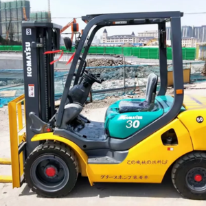 Carretilla elevadora diésel Komatsu de 3 toneladas usada de alta calidad, nuevo apilador, industrias de la construcción, máquina de transporte alimentada por palés - Product Image 1
