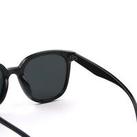 2024 Lunettes de soleil de luxe unisexes de Chine Bleu Rouge Rose Polarisé Irlen Syndrome Lunettes Vente en gros Lunettes de soleil colorées Unisexe