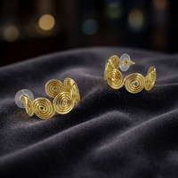 Boucles d'oreilles créoles artisanales en laiton et alliage de cuivre, plaquées or, design géométrique ethnique vintage tendance, pour femmes, style Rajasthan, pour diverses occasions