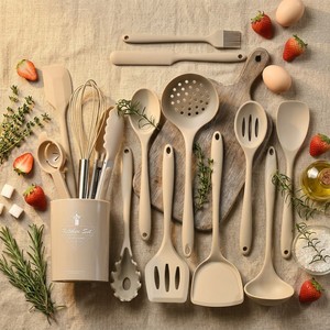 Ensemble d'ustensiles de cuisine en silicone - 12 pièces - Ensemble de cuillères et spatules résistantes à la chaleur, légères et compatibles lave-vaisselle pour ustensiles de cuisine antiadhésifs - Product Image 1