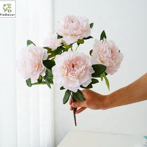 Bouquet de 5 <span class=keywords><strong>petites</strong></span> pivoines artificielles en soie blanches pour la Saint-Valentin et la décoration de mariage et de la maison (vente en gros) - Product Image 1