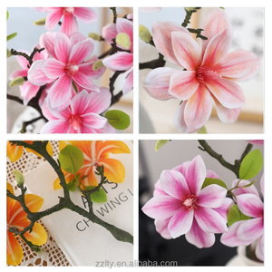 Magnolia artificiel haut de gamme à 4 têtes pour la décoration de mariage, intérieur et extérieur, vente en gros - Product Image 3