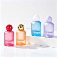 Flacons de parfum en verre givré élégants et luxueux de 30 ml, 50 ml, 100 ml, avec bouchon doré et vaporisateur, écologiques et recyclables pour les soins de la peau