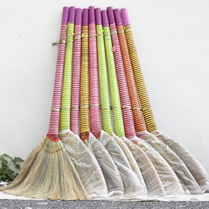 <span class=keywords><strong>Balai</strong></span> artisanal en plumes naturelles FF5706 pour intérieur et extérieur, idéal pour la cour, le garage, la pelouse, le sol, avec manche, pour balayer les routes - Product Image 5