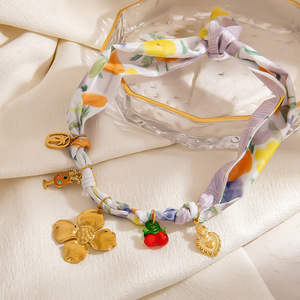 สร้อยคอจี้ลายดอกไม้สไตล์โบฮีเมียนพร้อมจี้ห้อยประดับ โซ่คล้องไหปลาร้าโลหะผสมสังกะสี เครื่องประดับแฟชั่นสำหรับวันหยุด - Product Image 2