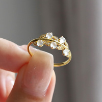 Bague réglable en cuivre électroplaqué, style japonais vintage, pour femme, incrustée de pierres blanches imitation œuf, motif feuille, luxe léger