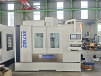 Centre d'usinage vertical en métal à trois et quatre axes avec fonctionnement à haute vitesse, système de contrôle FANUC pour fraiseuse CNC