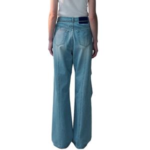 กางเกงยีนส์ผู้หญิงทรงตรงแบบขายส่งแฟชั่นสไตล์ลำลองสีฟ้าอ่อนผ้าเดนิมไม่ยืด - Product Image 3