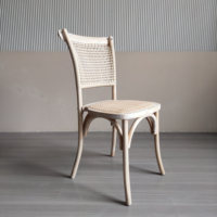 Chaises en bois à dossier en osier, empilables, design blanc délavé, chaises d'hôtel, chaises en rotin pour événements et mariages