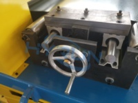 Ligne de production automatique de conduits CVC haute efficacité HYRUN 18m/min pour bords angulaires, bords TDF, conduits carrés en acier inoxydable, avec moteur et PLC