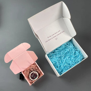 Caja de Envío de Lujo Rosa con Logotipo Dorado Impreso, Caja de Cartón Corrugado Personalizada para Extensiones de Cabello, Cosméticos y Otros Productos - Product Image 4