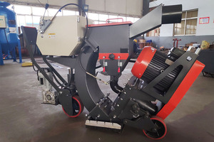 Machine de sablage pour pavés avec moteur à billes d'acier pour débavurage et polissage, idéale pour le nettoyage des surfaces routières - Product Image 3