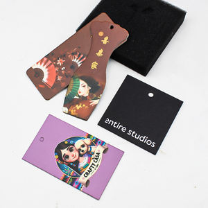 ป้ายแขวนกระดาษลายนูนแบบหรูหราพรีเมียมโลโก้แบรนด์ส่วนบุคคลสำหรับกระเป๋ารองเท้าเสื้อผ้าและอุปกรณ์เสริม - Product Image 3